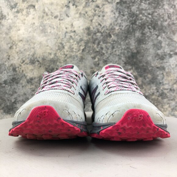 New Balance Women's Size 7B Grey Blue Nitrel V1 Trail Running Sneakers WTNTRRL1 - Picture 3 of 16